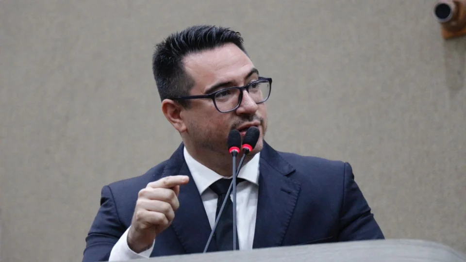Rodrigo Guedes propõe CPI para investigar destinos de empréstimos da Prefeitura de Manaus