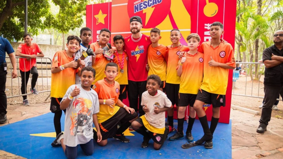 Fred Bruno marca presença na Liga Esportiva NESCAU® em Manaus para inspirar jovens atletas