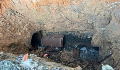 Moradores do bairro Novo Aleixo sofrem com buracos e descanso da Prefeitura
