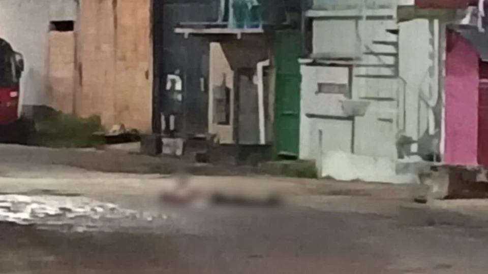 Homem é encontrado morto, amarrado e com tiros na cabeça no Novo Aleixo