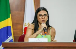 Vereador diz que Shádia Fraxe proíbe servidores da Semsa de postar opiniões nas redes sociais