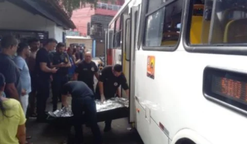Homem morre após sofrer mal súbito dentro de ônibus em Manaus