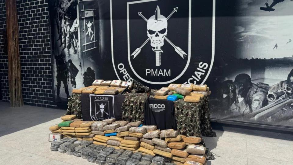 Forças de segurança realizam operação integrada no Careiro Castanho e apreendem 250 kg de drogas