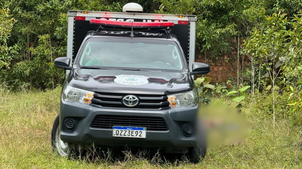 Homem de 23 anos é encontrado com mãos e pés amarrados e quatro tiros na cabeça em terreno no Tarumã