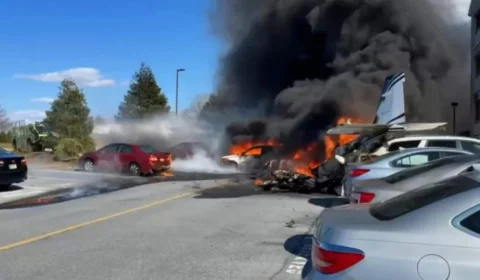 Vídeo: Avião de pequeno porte cai em estacionamento de asilo na Pensilvânia