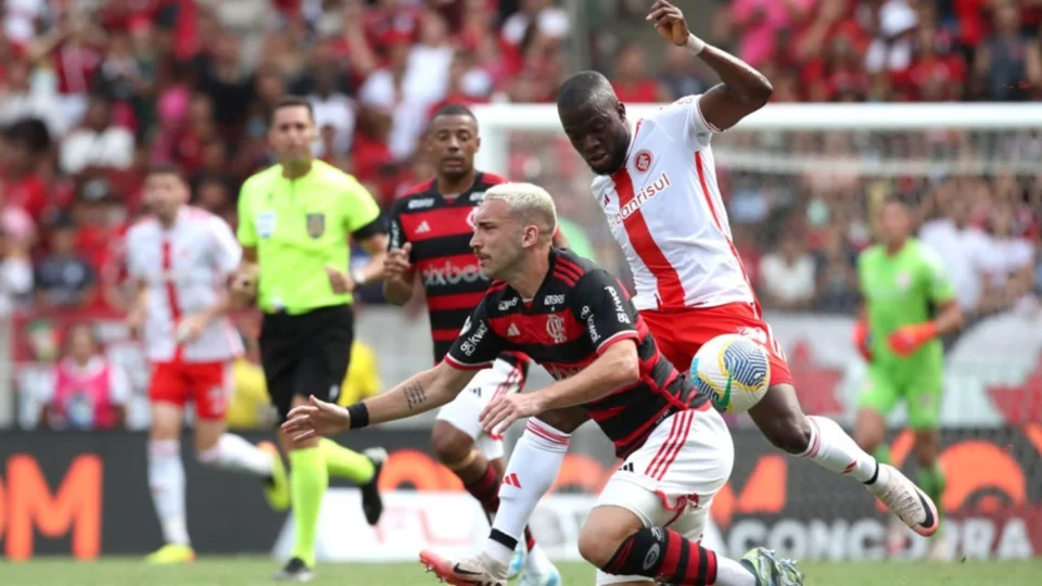 Flamengo estreia no Brasileirão contra o Internacional com desfalques