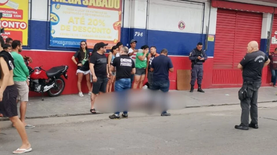 Motociclista morre após ser fechado por carro na avenida Brigadeiro Hilário Gurjão