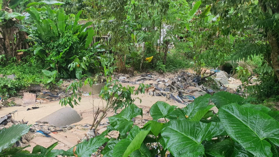 Moradores da Comunidade Fazendinha sofrem com novos alagamentos após chuvas em Manaus