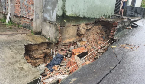 Crateras afetam casas no Campo Dourado enquanto moradores pedem providências