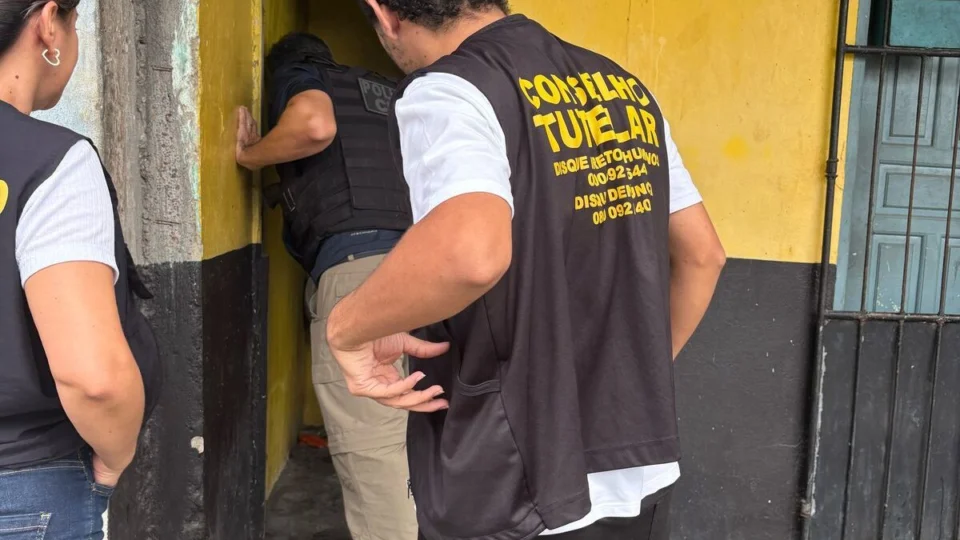 Idoso é detido por exploração sexual de adolescente em troca de alimentos