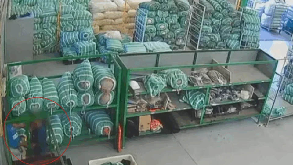 VEJA VÍDEO: funcionário é preso após colocar soda cáustica em bebedouros de empresa