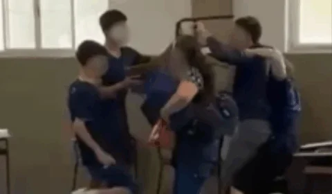 VEJA VÍDEO: aluno é agredido com chutes, socos e cadeira dentro de sala de aula