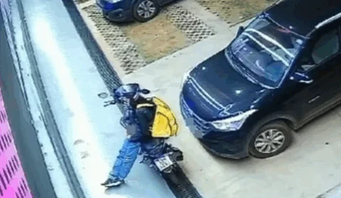 VEJA VÍDEO: entregador por APP se masturba na frente de crianças em parque de diversões