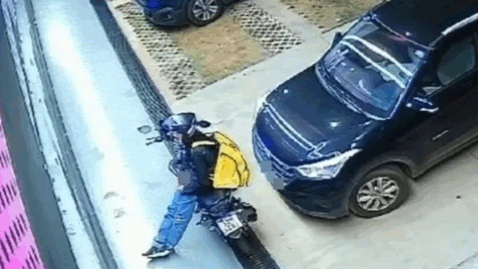 VEJA VÍDEO: entregador por APP se masturba na frente de crianças em parque de diversões