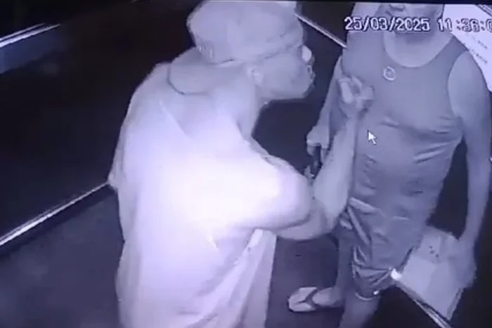 VEJA VÍDEO: ex-jogador Régis Pitbull agride idoso com cabeçada e socos em elevador