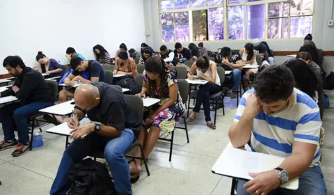Prazo para justificar ausência no Encceja 2024 começa segunda-feira