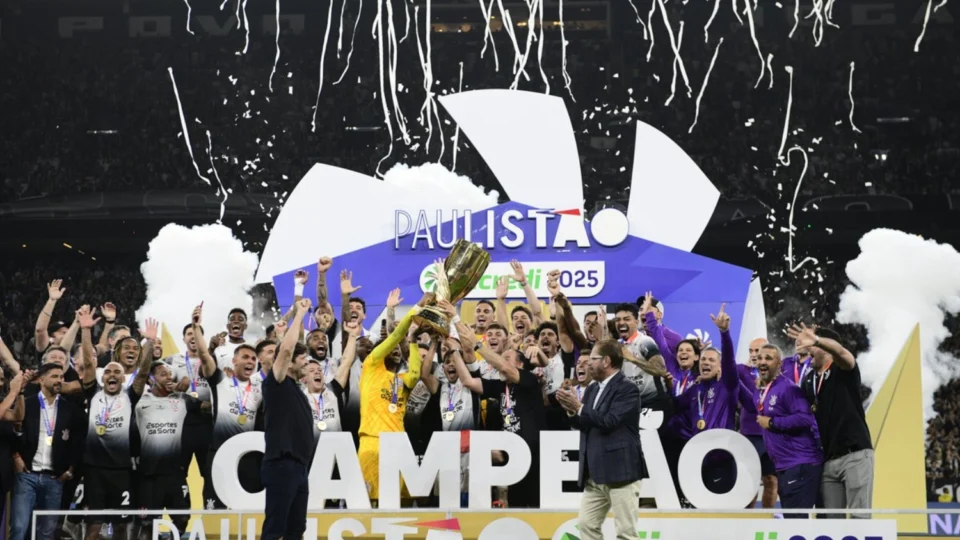 Corinthians bate Palmeiras e é campeão paulista de 2025