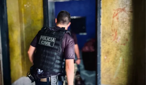 Criminoso morre após trocar tiros com a polícia; ele era suspeito de abusar sexualmente uma menina de 13 anos em Urucará