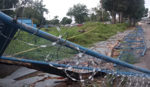 Muro da PF desaba em Manaus durante forte chuva
