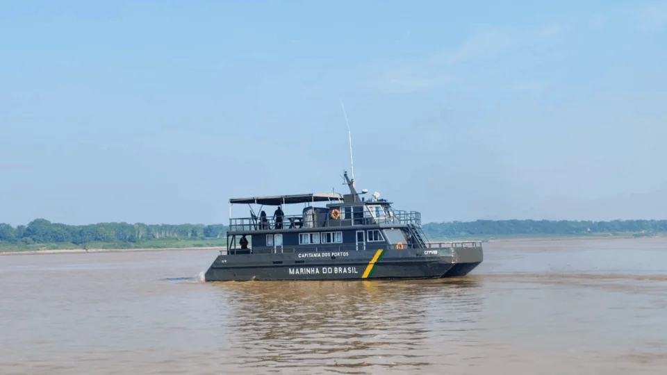 Marinha recomenda cautela para quem navega no Rio Madeira durante cheia
