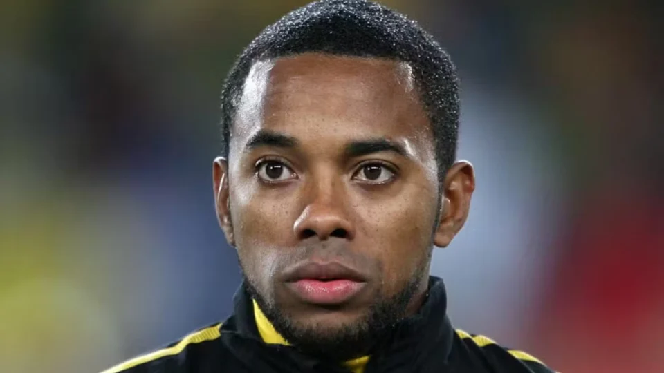 Ministro Luiz Fux nega recurso de Robinho e mantém prisão do ex-jogador