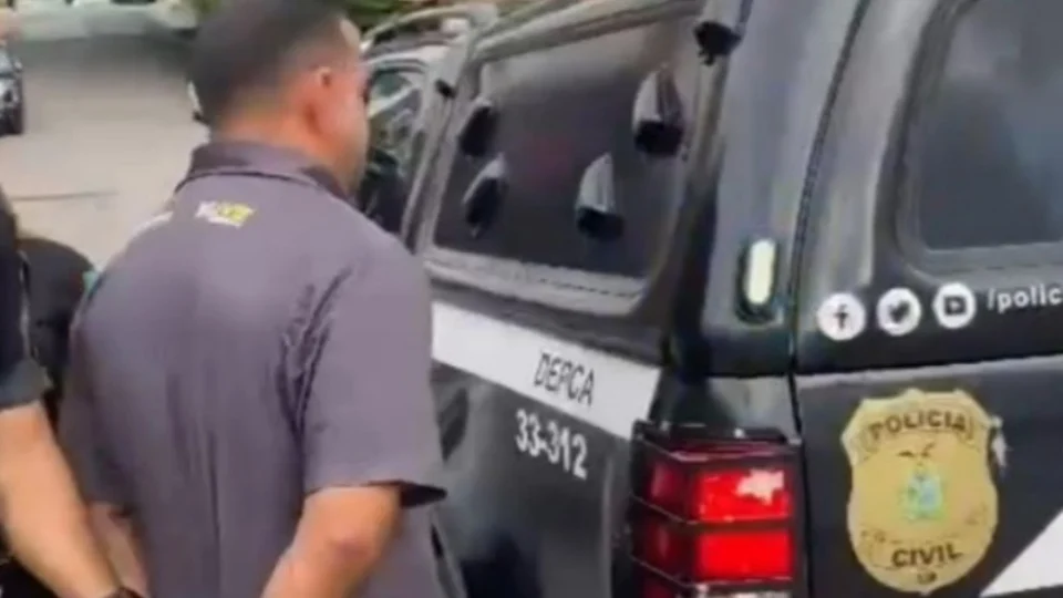 Personal trainer condenado por estupro é preso dentro de academia em Manaus