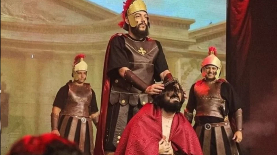 Encenação da ‘Paixão de Cristo’ e procissão do ‘Cristo Morto’ marcam celebrações da Semana Santa