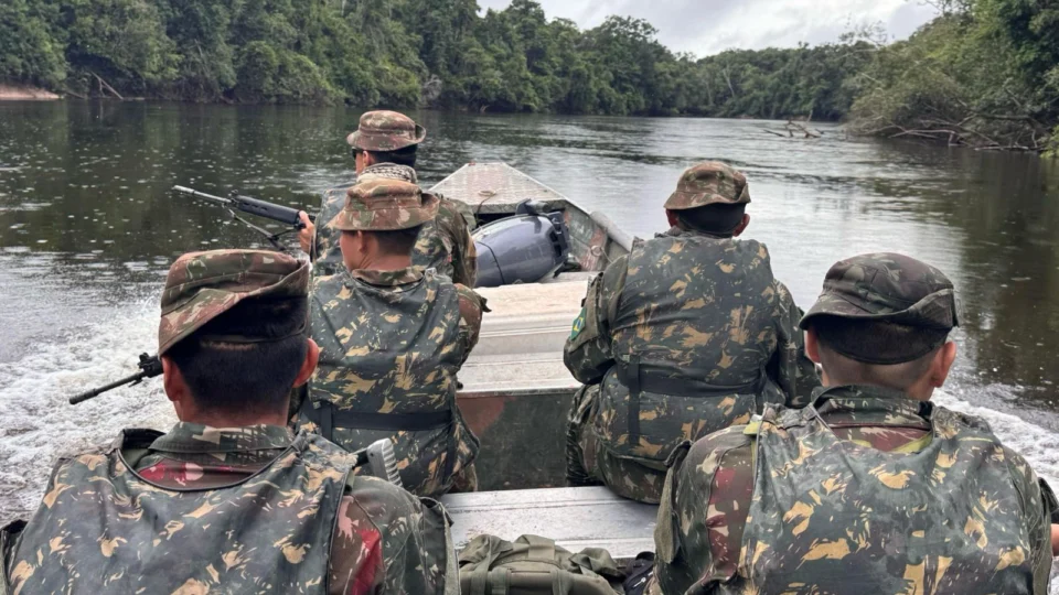 Exército realiza cinco ações simultâneas na fronteira da Amazônia Ocidental