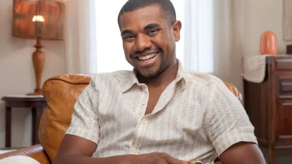 Davi Brito passa por cirurgia e assessoria pede apoio de seguidores