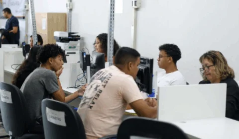 Sine Amazonas divulga 216 vagas de emprego para esta segunda-feira (14)