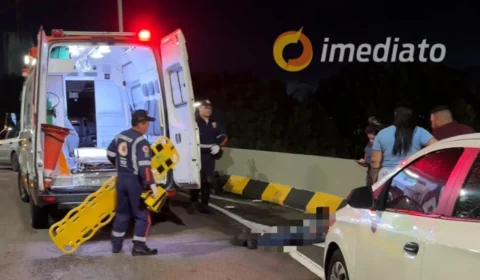 Motociclista fica ferido após derrapagem em viaduto devido a óleo na pista no bairro São José