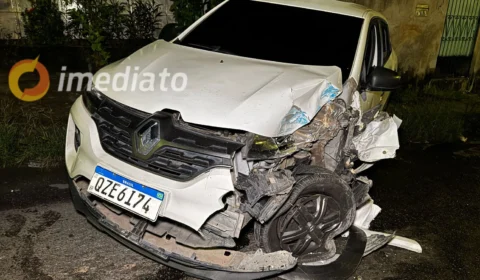 VEJA VÍDEO: colisão entre carro e ônibus deixa dois feridos no bairro Novo Israel