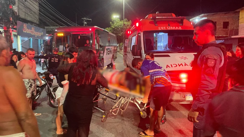 Duas pessoas são atropeladas por motociclista no bairro Jorge Teixeira, em Manaus