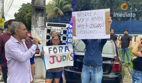 Manifestação em Manaus Cobra Respostas do Prefeito David Almeida em Meio à Insatisfação Popular