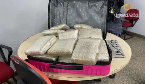 Casal é preso com 23kg de maconha tipo skunk no  Gilberto Mestrinho