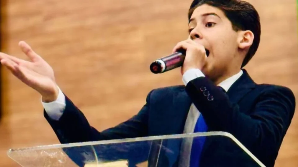 Pastor mirim é afastado dos púlpitos e redes sociais por determinação do Conselho Tutelar