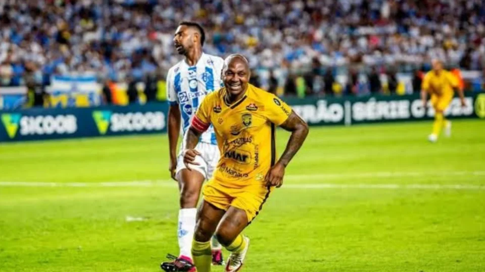 Sassá deixa o Amazonas FC e é anunciado como reforço do Criciúma