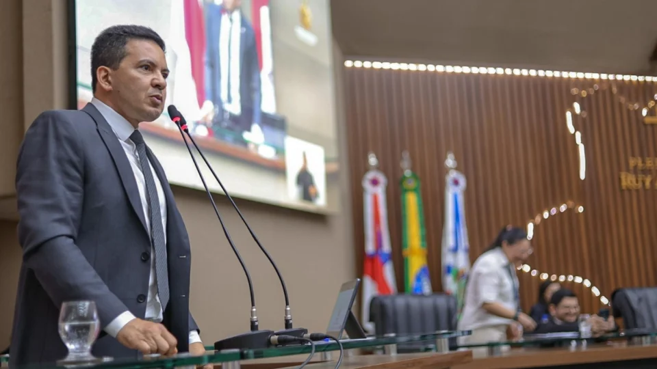 Delegado Péricles trabalha para destravar o pagamento do Auxílio Fardamento dos policiais militares do AM