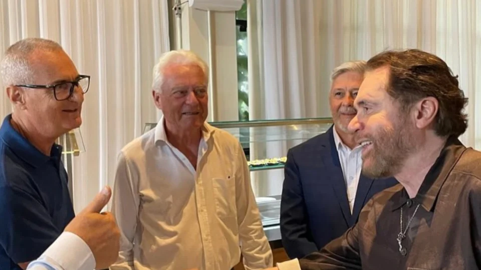 Senador Plínio Valério se reúne com empresários para discutir pavimentação da BR-319