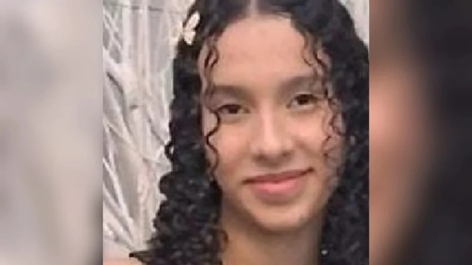 Polícia Civil divulga imagem de adolescente desaparecida no bairro São Jorge