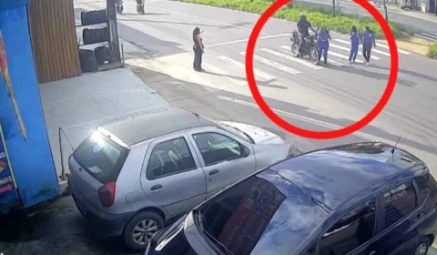 Adolescente é atropelada ao sair de escola em Manaus
