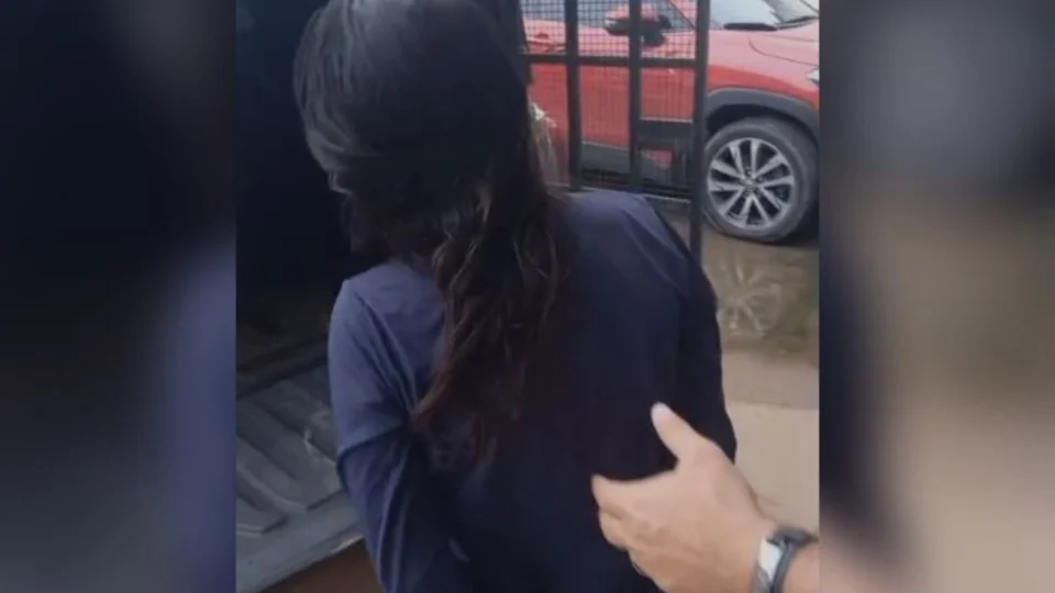 Mulher que matou idoso a facadas em Manaus é presa em Cacau Pirêra