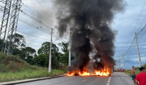 Moradores do Ramal do Acará protestam por infraestrutura em Manaus