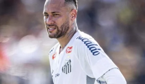 Neymar retorna aos gramados pelo Santos em partida contra o Fluminense no Brasileirão