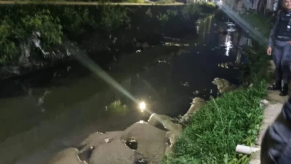 Jovem é assassinado com tiros na cabeça no bairro Parque 10, em Manaus