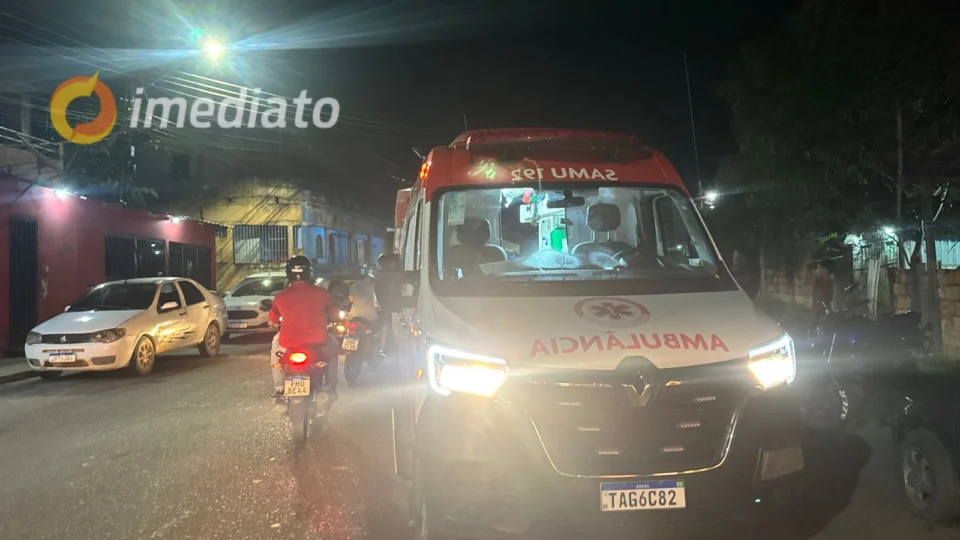 Mulher e adolescente são atropelados após motociclista desviar de homem embriagado em Manaus