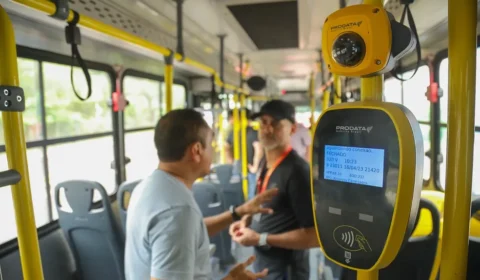 Prefeitura de Manaus omite aumento da passagem de ônibus nas redes sociais e revolta população