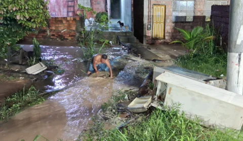 Chuva intensa alaga casas e rompe bueiro na zona Leste de Manaus
