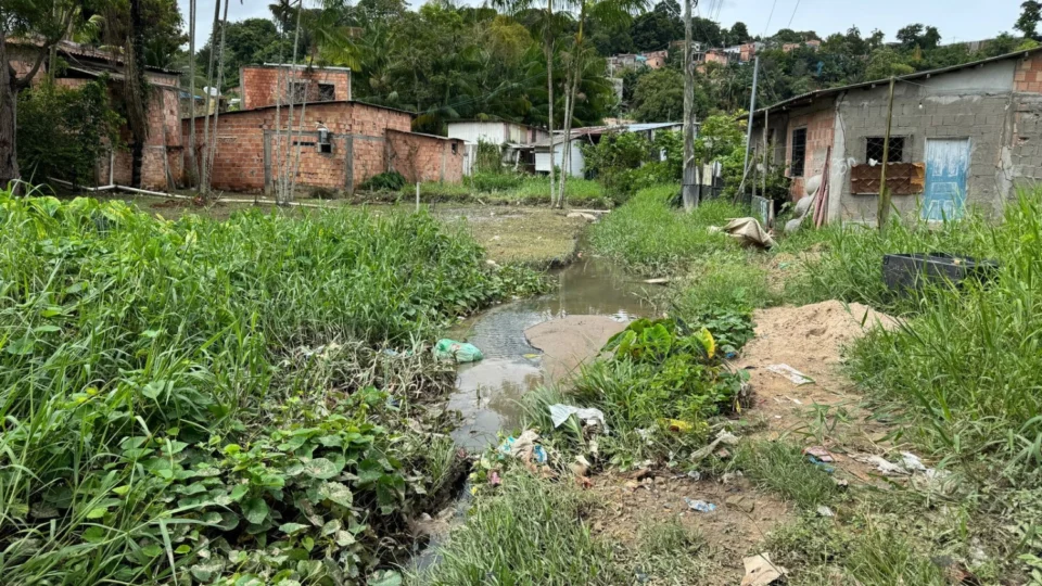 Moradores do Parque Mauá denunciam abandono de obras e prejuízos após fortes chuvas
