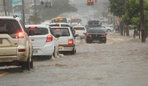 Defesa Civil alerta para fortes chuvas em Manaus nesta quarta-feira (2)
